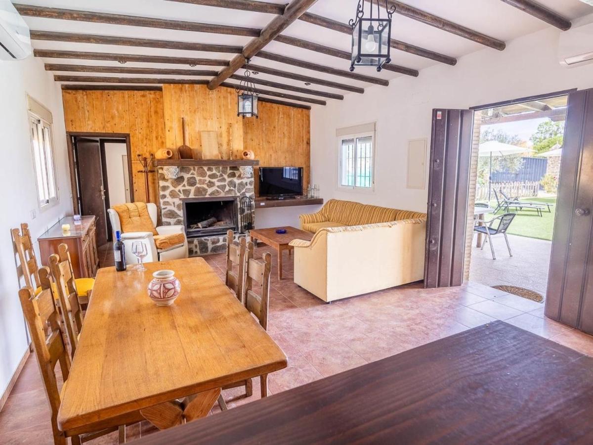 Villa Santa Teresa Vacacional Sevilla Dos Hermanas Exteriör bild