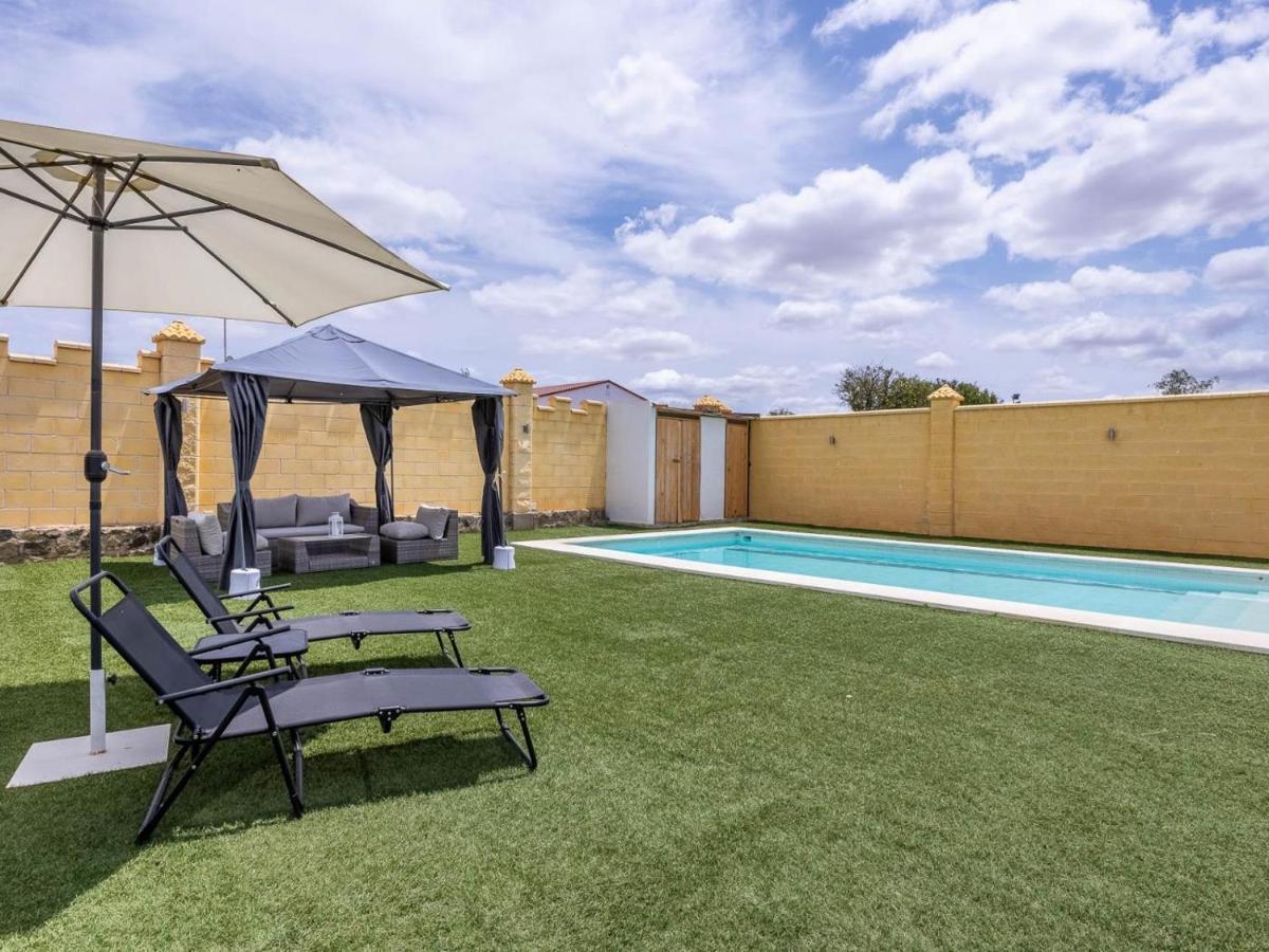 Villa Santa Teresa Vacacional Sevilla Dos Hermanas Exteriör bild